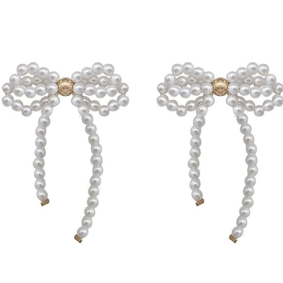 Luxe Faux Pearl Romantic Bow Earrings - Picture 7 of 9